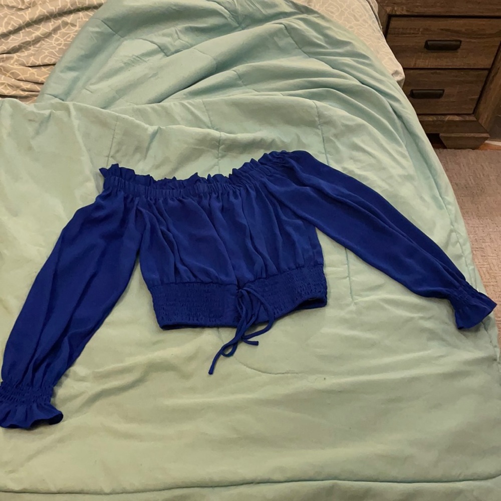 Blāshe blue off the shoulder crop top